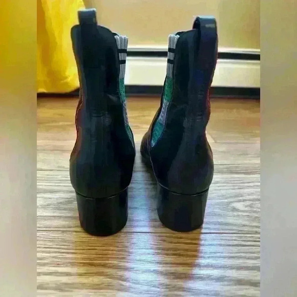 Authentic Fendi Floral Boots Size 37 - Picture 4 of 7